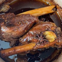 A picture of Red Wine Lamb shank.