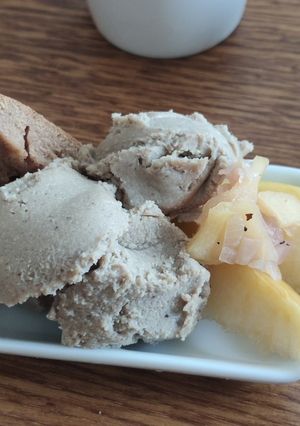 Une photo de ⭐⭐⭐Bouchée de mousse végétale, pommes 2 façon et pain d'épices