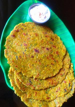 A picture of Bajra cauliflower roti.