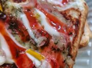 Gambar roti pizza sosej