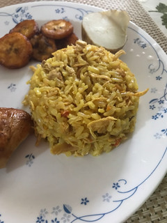 Una foto de Arroz con pollo y champiñones
