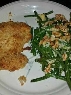 A picture of Green Beans with Blue Cheese and Walnuts.