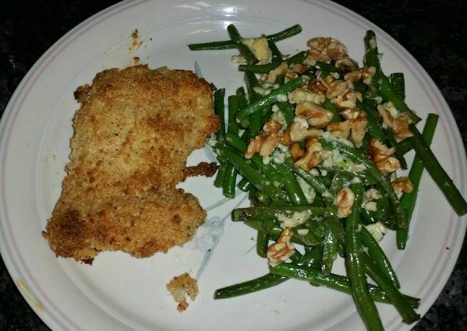 Green Beans with Blue Cheese and Walnuts