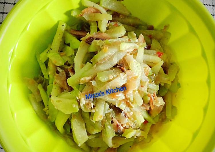 Langkah Menyiapkan Oseng Labu Ikan Asin yang praktis