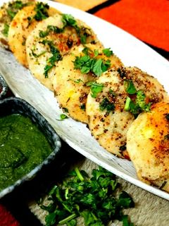 मसाला इडली (masala idli recipe in Hindi) रेसिपी मुख्य फोटो