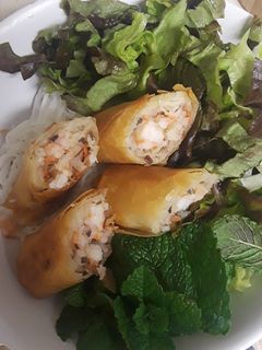 Hình của món Bún chả giò tôm.