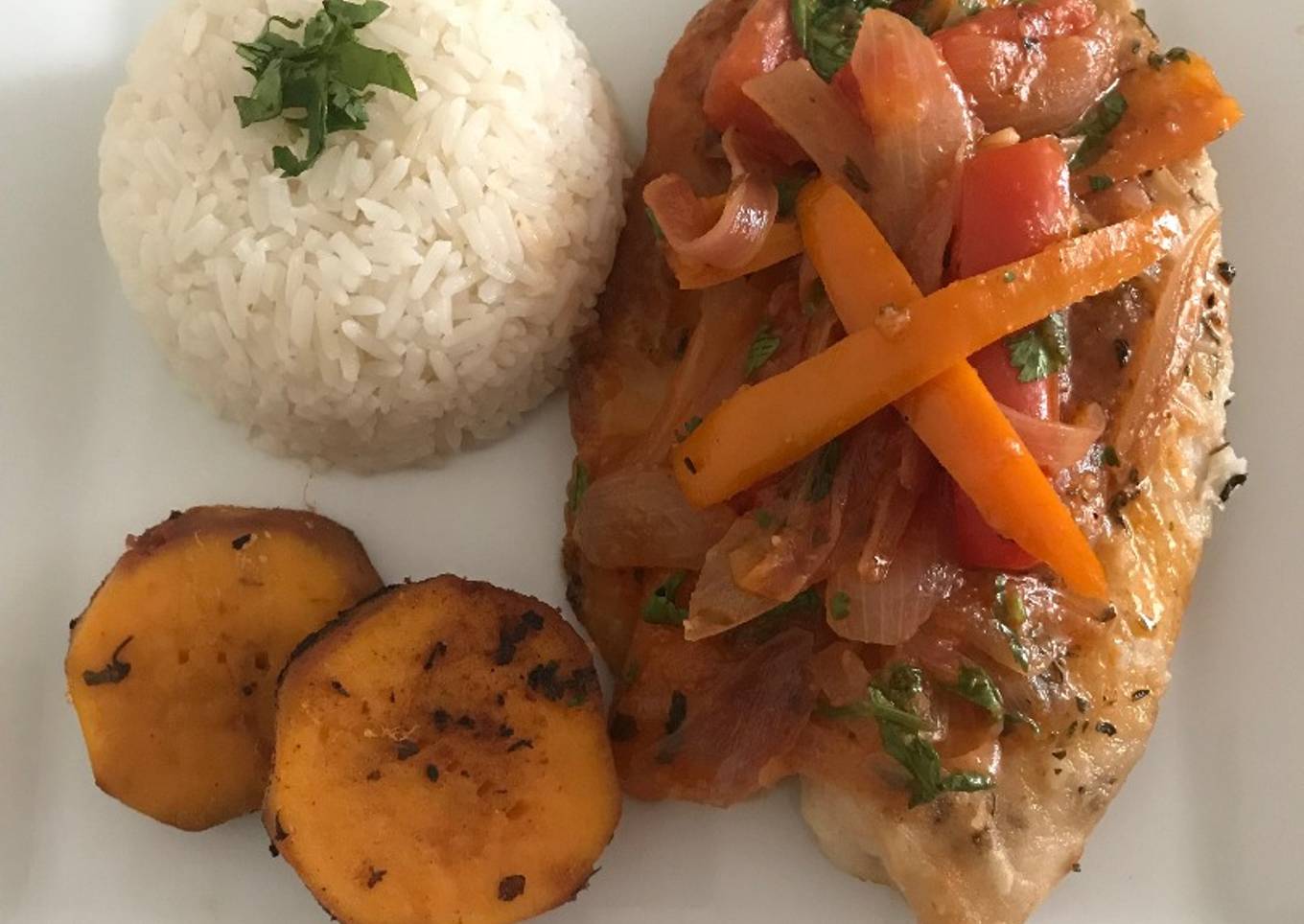 Pescado a la Chorrillana a lo Carmelita