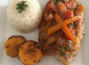 Una foto de Pescado a la Chorrillana a lo Carmelita