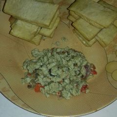 A picture of Fried yam n egg sauce.