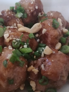 Una foto de Albóndigas chinas Kung Pao 🍲