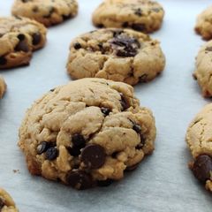 A picture of Peanut Butter Chocolate Chip Cookies.