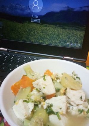 Foto resep Soup sayuran tahu (edisi diet)