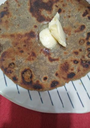 A picture of Bajra ki roti.