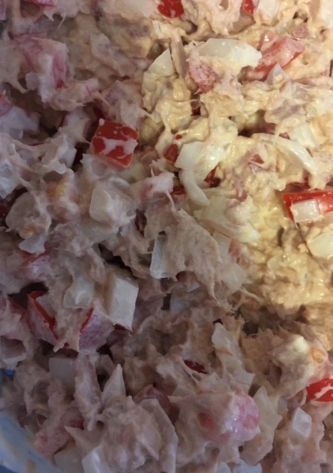 Una foto de Ensalada de atún fresca y sencilla