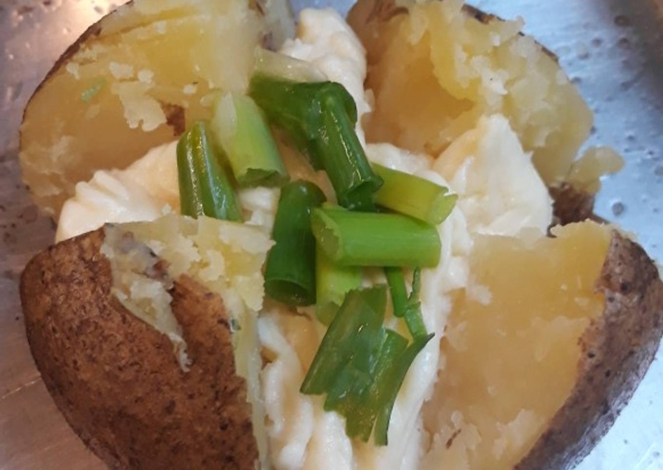 Bagaimana Menyiapkan Baked Potato Broccoli & Cheese, Bisa Manjain Lidah