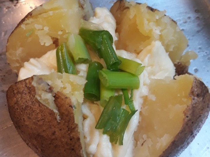 Resep: Baked Potato Broccoli &amp;amp; Cheese Simpel