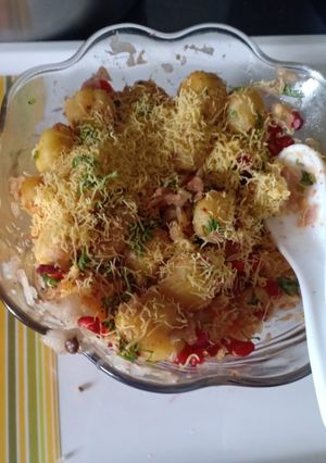 આલૂ ચાટ (Aloo Chaat Recipe In Gujarati) રેસીપી મુખ્ય ફોટો