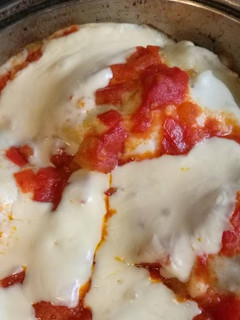 Una foto de Crêpes de pollo y hongos con salsa mixta