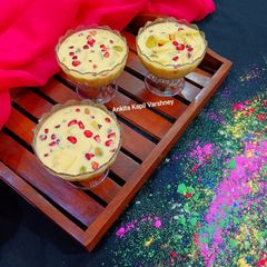 A picture of Fruit Custard.