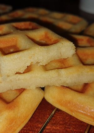 A picture of Yummy crunchy and fluffy waffles.