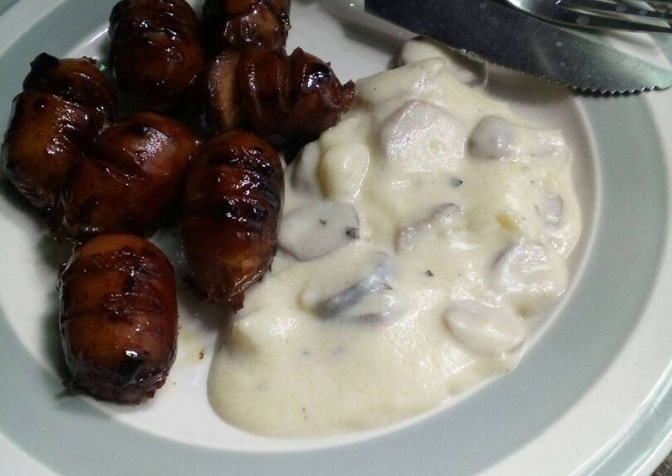 Sosis Panggang with Mushroom Cream Sauce