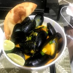 Curry Mussels A picture of Curry Mussels.