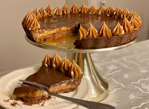 Una foto de 🇦🇷 TARTA TOFI: mucho dulce de leche y mucho chocolate (Argentina)