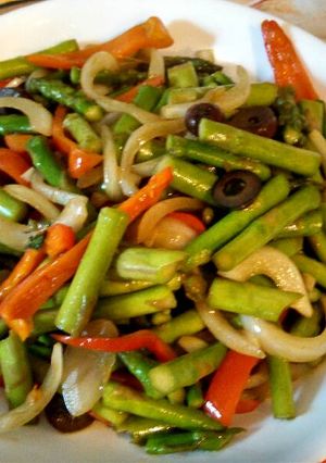 A picture of Quick sauté: Asparagus 爆炒芦笋.