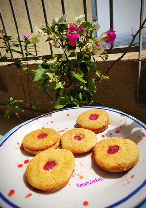 A picture of Jam Filled Linzer Cookies.