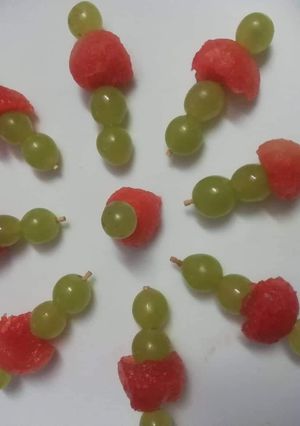 A picture of Fruit Sticks Salad.