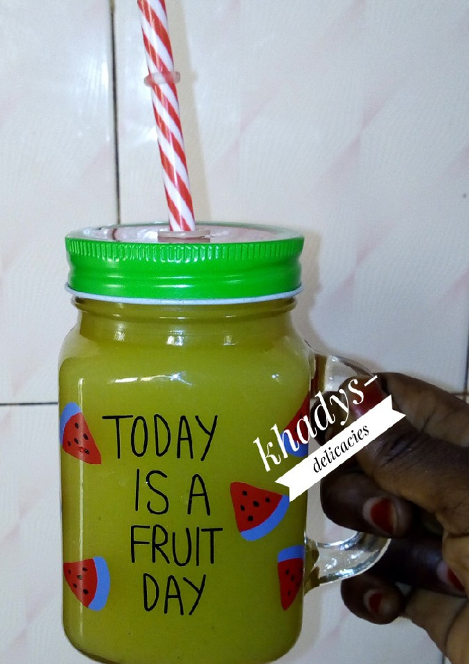 A picture of Cucumber and Apple drink.