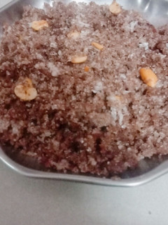 சிகப்பு கவுணி அரிசி புட்டு (Sikappu kavuni arisi puttu recipe in tamil) செய்முறை முக்கிய புகைப்படம்