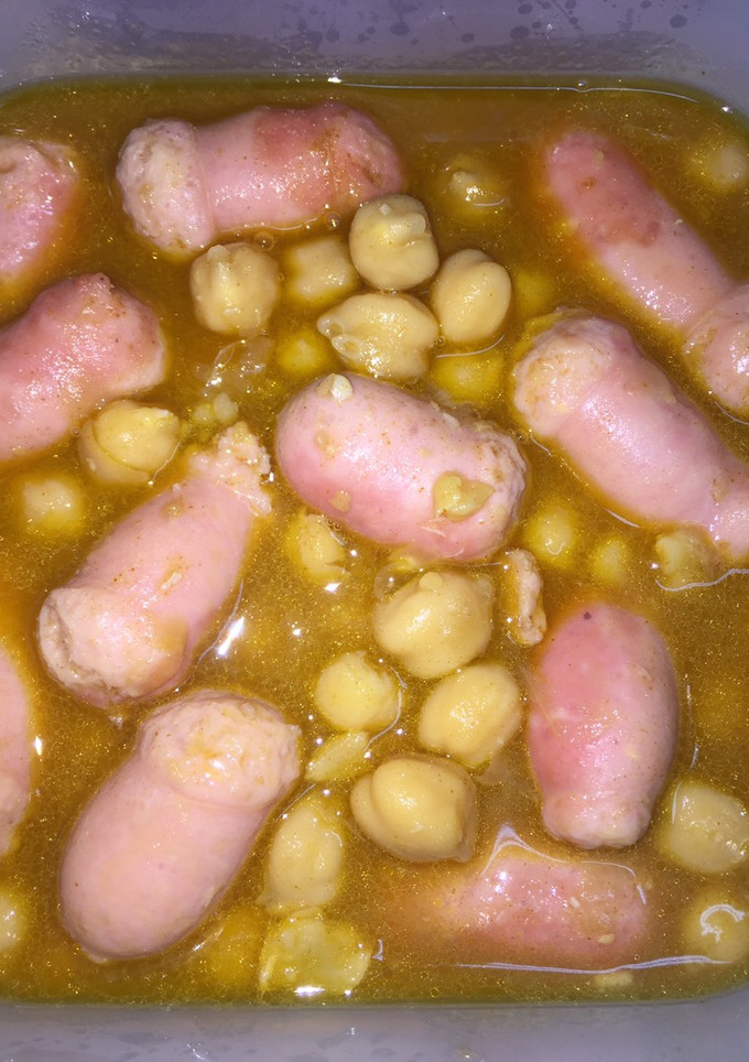 Una foto de Garbanzos con salchichas frescas