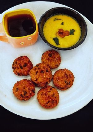 A picture of Little Millet Masal vada.