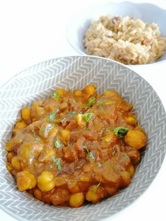 Una foto de Chana masala (curry de garbanzos)