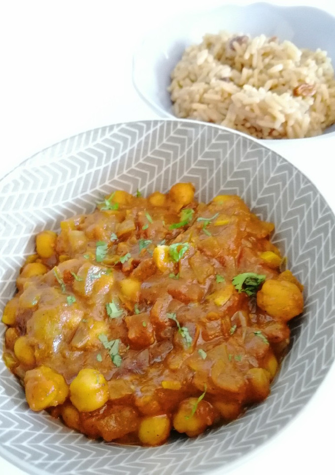 Una foto de Chana masala (curry de garbanzos)