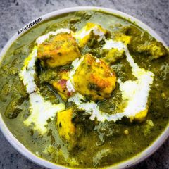 A picture of Palak paneer.