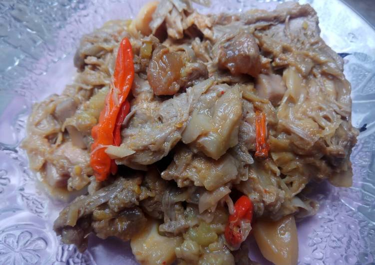 Cara Memasak Gudeg Nangka Tetelan Sapi Anti Ribet! Resep Masakan Unik