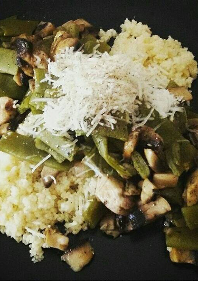 Una foto de Cous-cous y bajocas