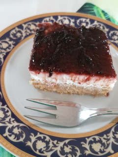 Φωτογραφία της συνταγής Το απόλυτο cheesecake, με σπιτική μαρμελάδα και ξύσμα λεμονιού!