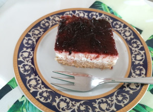 Φωτογραφία της συνταγής Το απόλυτο cheesecake, με σπιτική μαρμελάδα και ξύσμα λεμονιού!