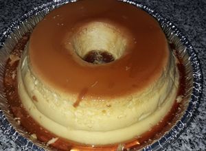 Una foto de Flan casero con huevos de campo