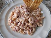 Una foto de sopa coditos fria