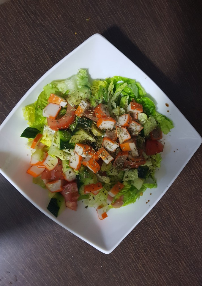Una foto de Ensalada con palitos de mar