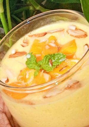 A picture of Creamy Mango Lassi 🥭😋❤️.