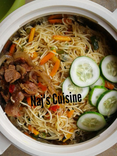 A picture of Stir fried spaghetti.