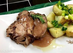 Foto principal de Pierna de cordero asada con romero (al horno)