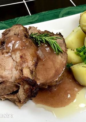 Una foto de Pierna de cordero asada con romero (al horno)