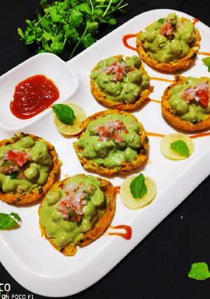 A picture of Cheesy Banana Canape with Creamy Minty Chana.