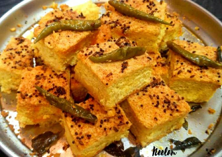 Tikha (Spicy) Dhokla